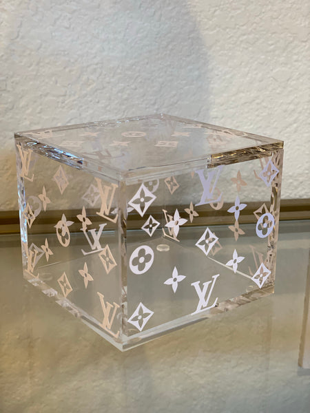 Mono lucite box