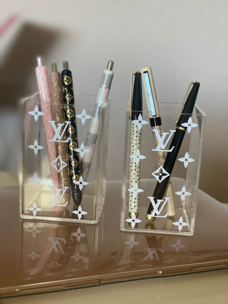 Set of pen holders
